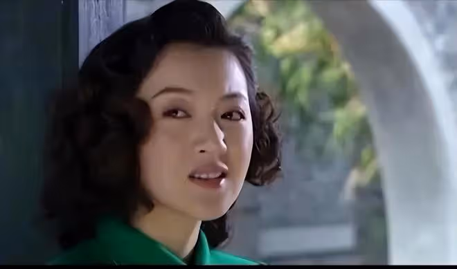 她是馮鞏御用老婆,連登五年春晚後精神失常,現在50歲怎樣了?