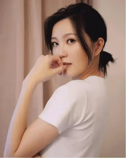 吳若希懷疑老公出軌，報復稱要載TVB小鮮肉上班，被指潑婦罵街，怒懟網友