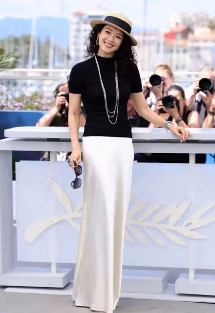 看了45歲章子怡和38歲童瑤的近照,才明白骨相美和皮相美差別