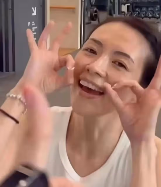 看了45歲章子怡和38歲童瑤的近照,才明白骨相美和皮相美差別