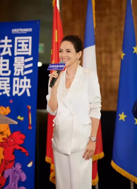 看了45歲章子怡和38歲童瑤的近照,才明白骨相美和皮相美差別