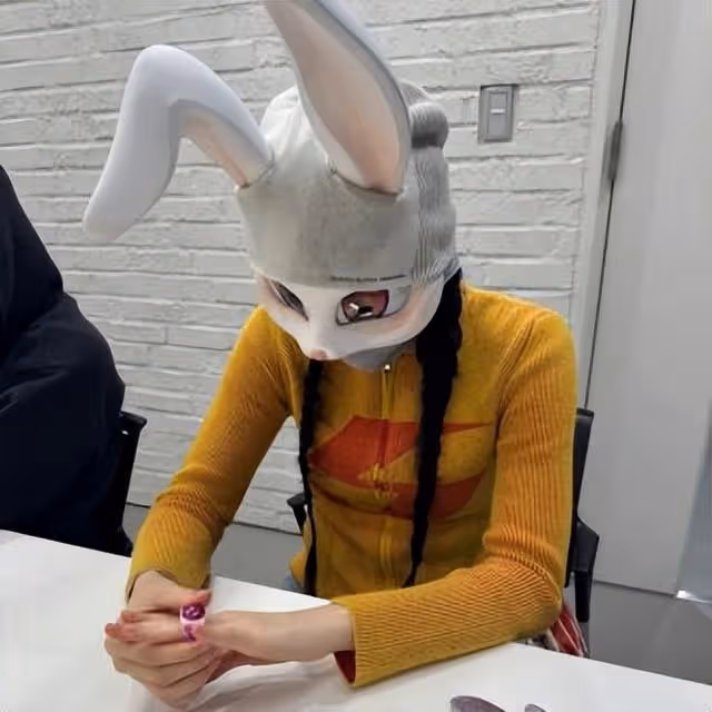 擁有原地出道美貌,替NewJeans惠仁上台,讓人瘋狂的兔子舞者是她