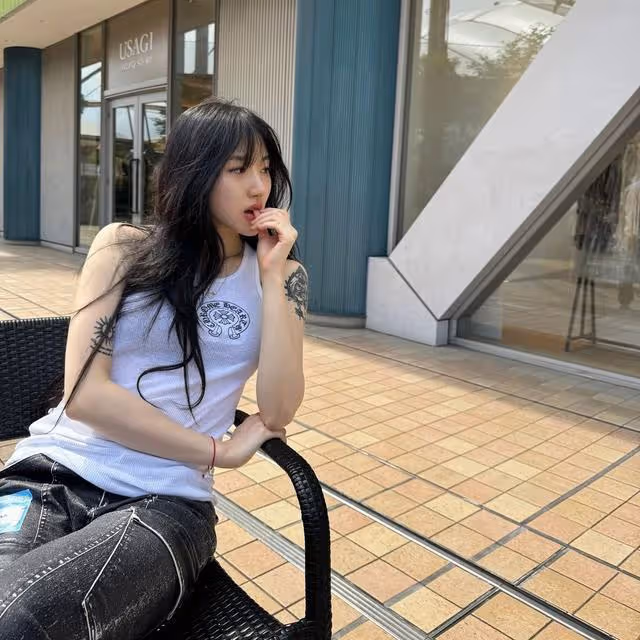 擁有原地出道美貌,替NewJeans惠仁上台,讓人瘋狂的兔子舞者是她