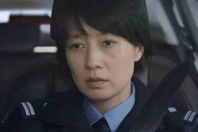 三集3個嫌疑人,刑偵劇《錯位》一播出,我終於不怕劇荒了