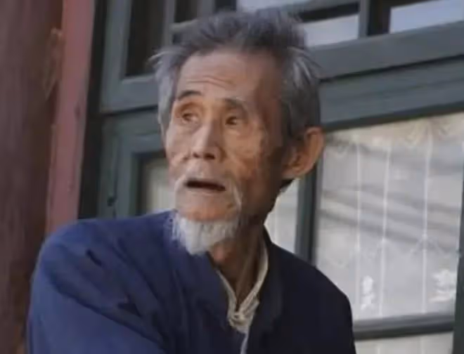 盤點年近百歲仍健在的10位老戲骨,個個德藝雙馨,讓人敬佩
