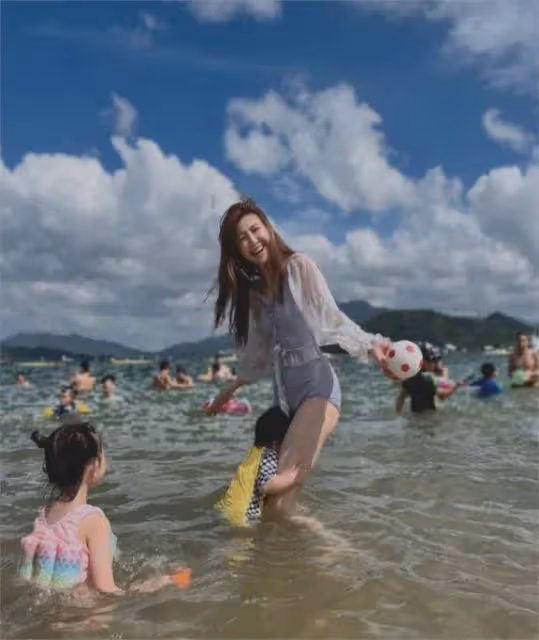 又一位女星準備離婚!吃醋老公接送女員工,公開對峙聊天記錄