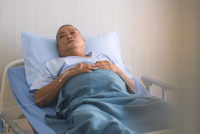晚年生病後才明白：不管是父母、兄弟姐妹還是子女，都不如老伴親