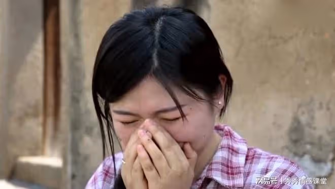丈夫剛做完手術,綠茶男閨蜜帶我泰國旅遊,20天之後回來我傻了眼