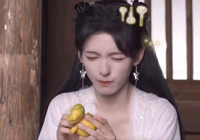 斗羅:2版小舞吃胡蘿蔔,動漫唐三寵溺超甜,張予曦白裙像小公主