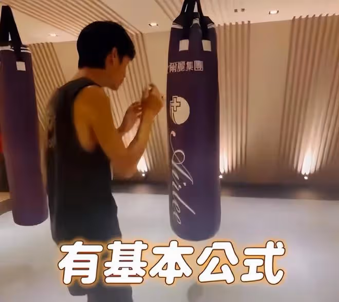 唐治平教泰拳領10萬薪水,獲贈一輛敞篷跑車,上班第一天就曠工