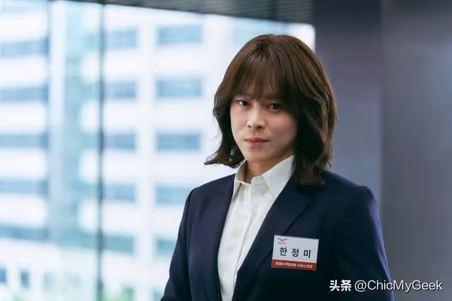曹政奭男扮女裝秀長腿,穿碎花裙美過女明星!