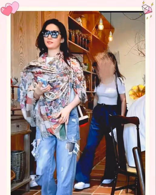 劉亦菲北京懷柔喝咖啡被偶遇,網友激動到手抖,夸劉亦菲膚白貌美