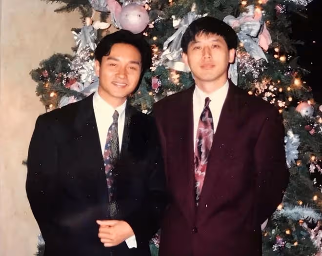 曝唐鶴德深情人設崩塌，早已有新歡一起花張國榮的錢，假裝悼念