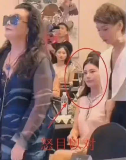 嚇人!萬萬沒想到!馬筱梅在張蘭背後翻白眼!小白兔人設徹底崩塌