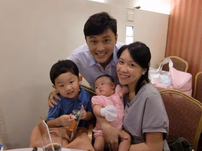 三位港星內地過馬路!曹永廉似30歲,馬國明腿長,不帶保鏢和助理