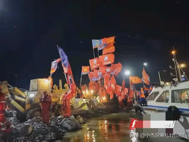 團洲垸水退後大魚成群,網友:原來在下一盤大棋