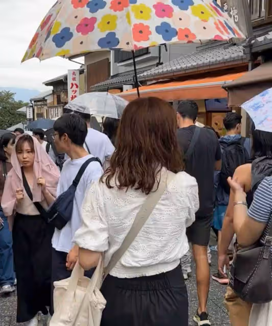 網友在日本偶遇喬欣,意外曝光喬欣新戀情,目前喬欣方沒有回應