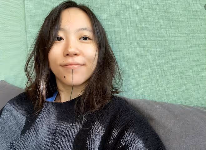 27歲竇靖童近照曝光,性感穿搭超養眼,和妹妹李嫣都是個性美