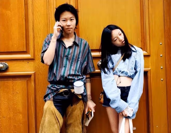 27歲竇靖童近照曝光,性感穿搭超養眼,和妹妹李嫣都是個性美