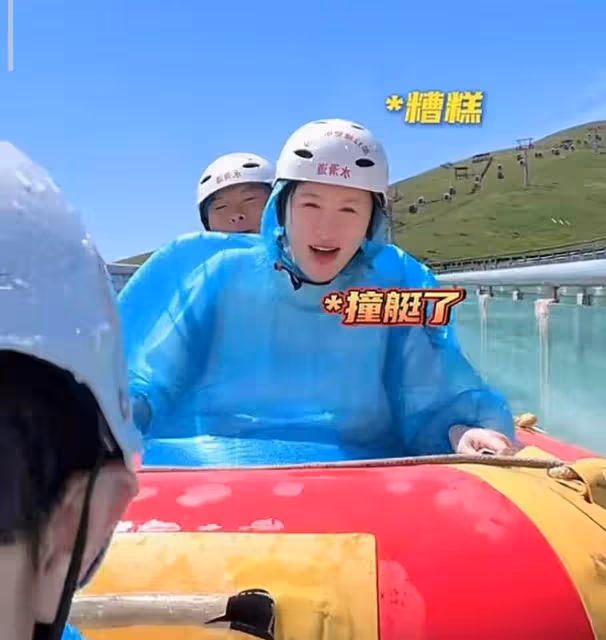 張紀中孕妻好大氣!挺大肚陪娃挑戰空中玻璃水滑道,自詡最強孕媽