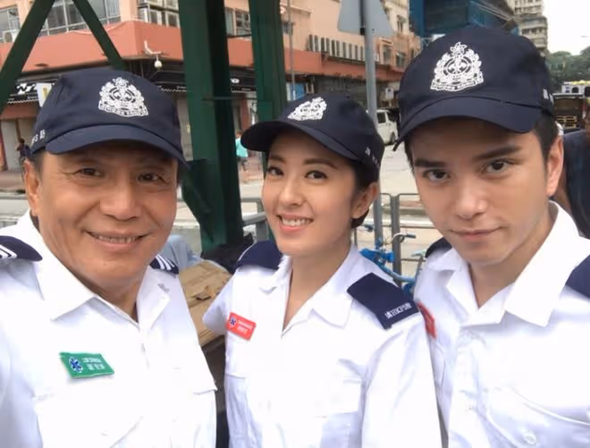 一路走好!TVB男星愛妻骨癌病逝!62歲才展開戀情,太太讓他再找個新伴侶