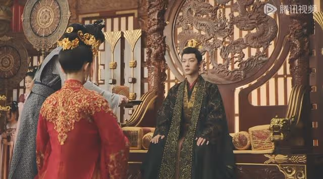 女演員演技多重要?當27歲黃燦燦跟29歲楊紫同框,逆風局也能翻盤