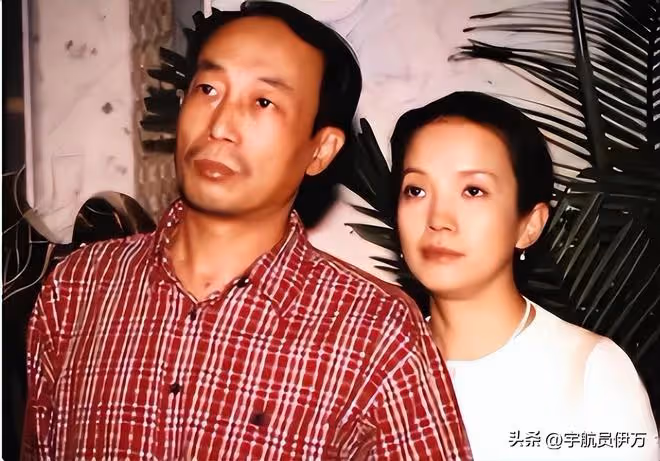一條動態,戳穿呂麗萍移居美國的「真實處境」,走到今天不怪旁人