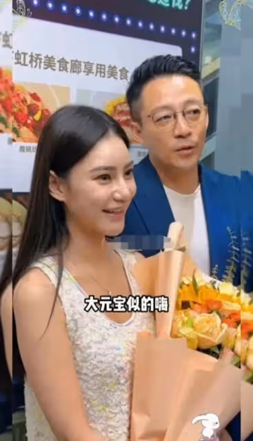 張蘭小梅婆媳出席活動,馬筱梅眼神暴露真實狀態,婆媳關係難和諧