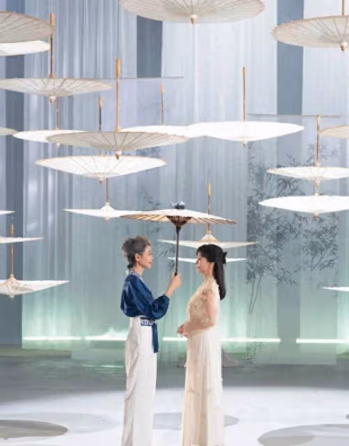 夢回《新白娘子傳奇》!葉童和趙雅芝同撐一把傘