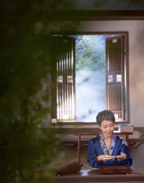 夢回《新白娘子傳奇》!葉童和趙雅芝同撐一把傘