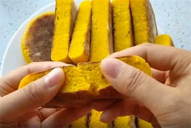 一塊南瓜,加點麵粉,不用一滴油,做出的烤餅香甜柔軟,健康美味
