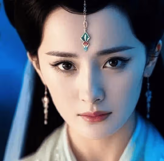 《青蛇》定妝照,趙麗穎演青蛇太驚艷,楊冪白蛇造型太霸氣了