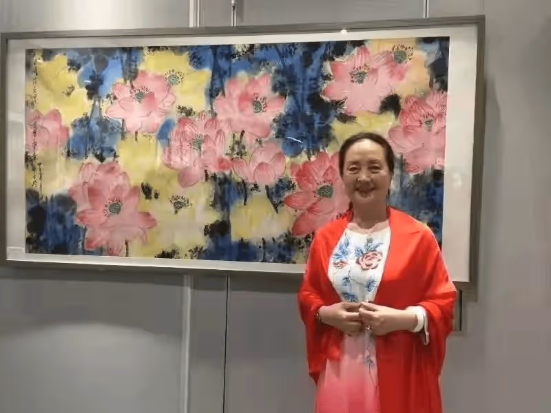 張金玲自然下垂似奶奶,王馥荔貌美年輕身材有料,差1歲差這麼多
