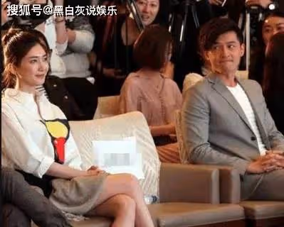 胡歌首談和太太相處模式,拍戲時都是老婆帶娃,花式秀恩愛翻車