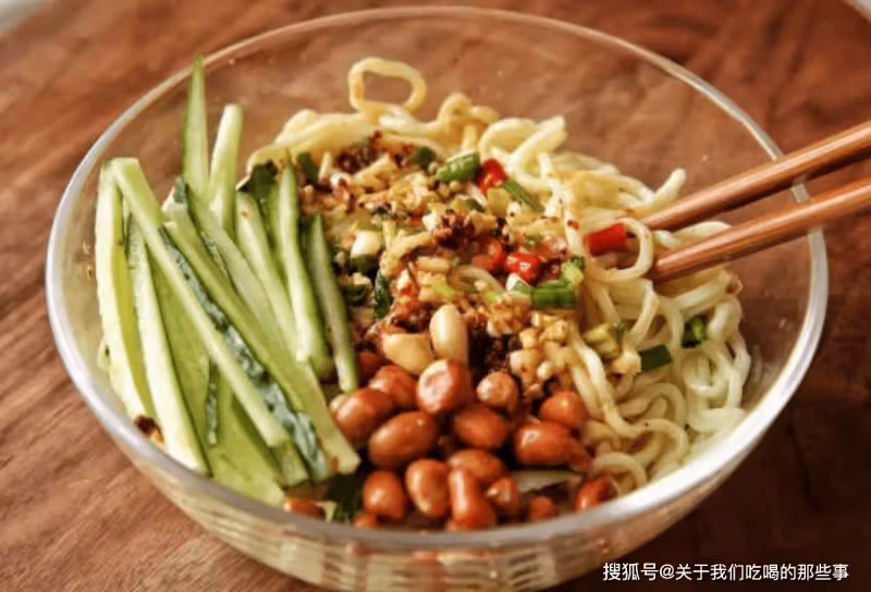 天氣越來越熱,教您在家做涼麵,做法簡單又好吃,比叫外賣還省時