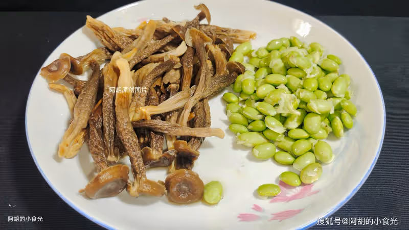 鮮毛豆原來和它絕配,想不到的美味!大火快炒一盤香,鮮脆十足、滿口香不停