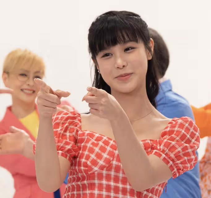 TVB女星片頭曲占據C位，公司高層評論區淪陷，網友留言：求踢走她