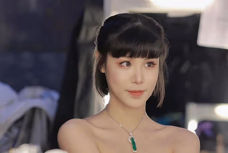 TVB女星片頭曲占據C位,公司高層評論區淪陷,網友留言:求踢走她