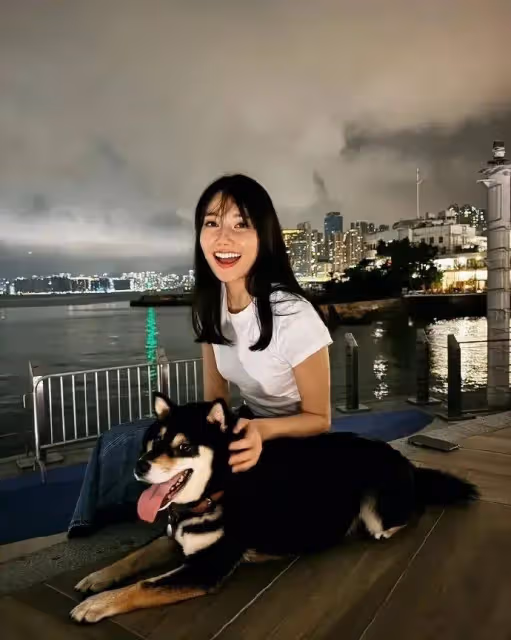 又一位TVB知名女星離巢,與內地小生是同學,曾因劇中與石修上演忘年戀而獲關注