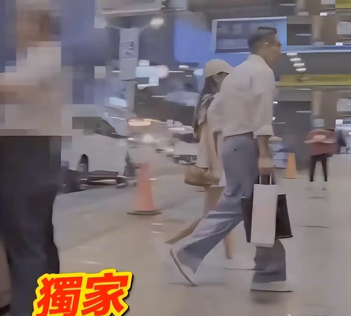 汪小菲陪Mandy回台過生日,手提高級禮物探望岳父母