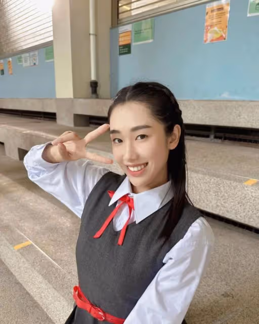 TVB小花演學生妹被批太老氣,入行3年極速上位,與內地人氣小生是同學