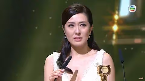 43歲TVB視後不後悔離巢,日本旅行被捕獲曬自拍,零濾鏡真實狀態曝光