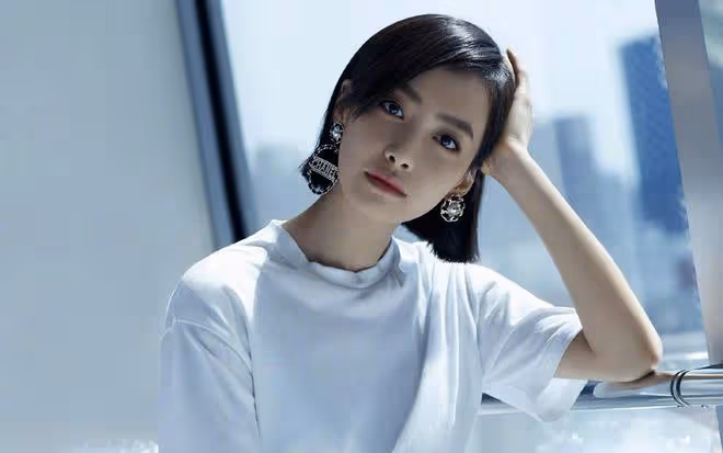 宋茜遭強光懟臉拍,隱私保護引關注,明星安全如何保障?