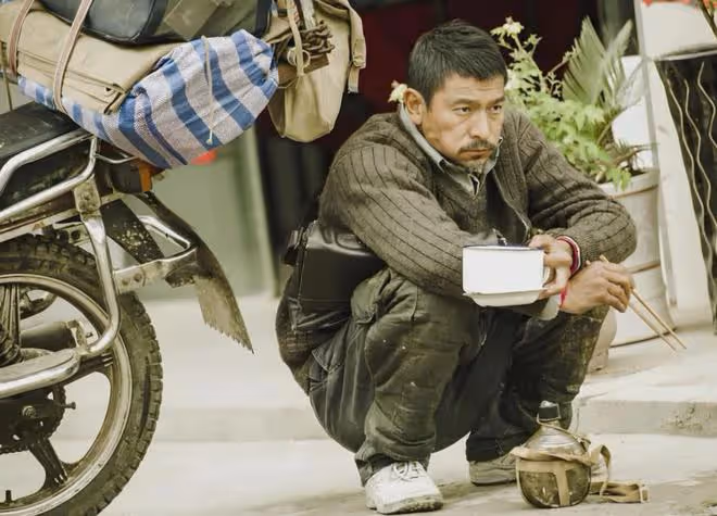 劉德華的「滑跪」,打了內娛多少人的臉?