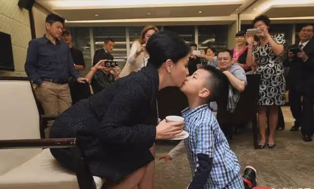 劉嘉玲28歲侄子:被帶入富豪圈,成商業精英,或能繼承8億身家