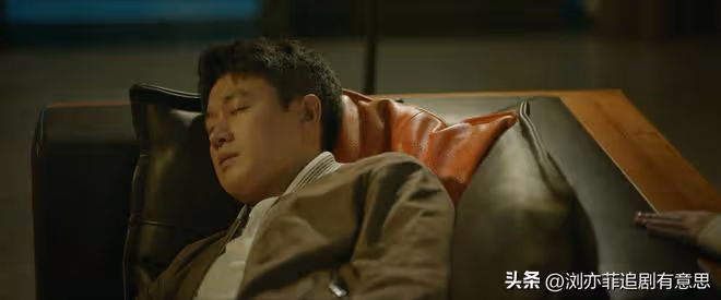 《錯位》直到四個謎團解開,她才發現,強姦殺人案兇手不止一個