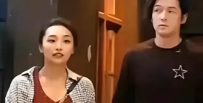 胡歌妻子首次公開露面,素顏難掩幸福,胡歌:和太太相處很融洽