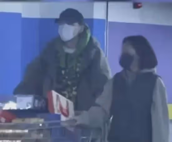 胡歌妻子首次公開露面,素顏難掩幸福,胡歌:和太太相處很融洽