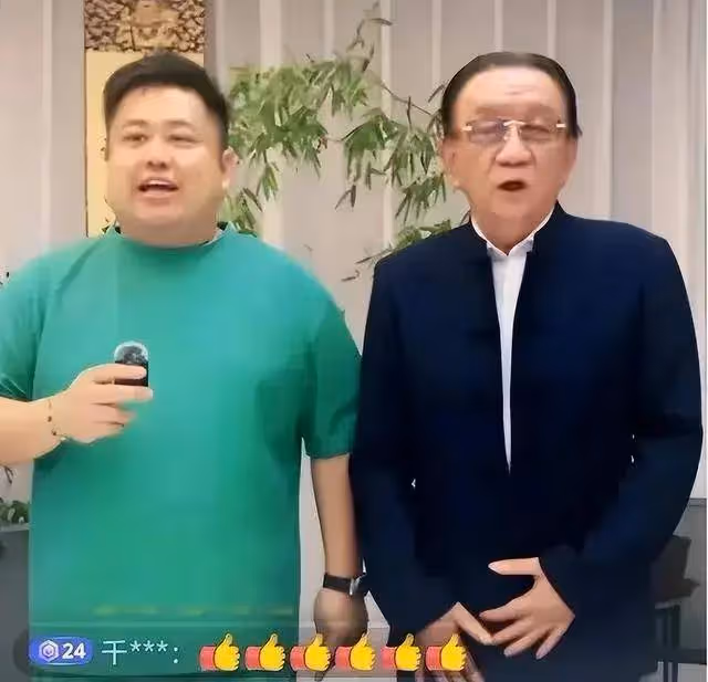 78歲侯耀華直播，大讚何雲偉相聲水平高，正面回應女徒弟買包事件