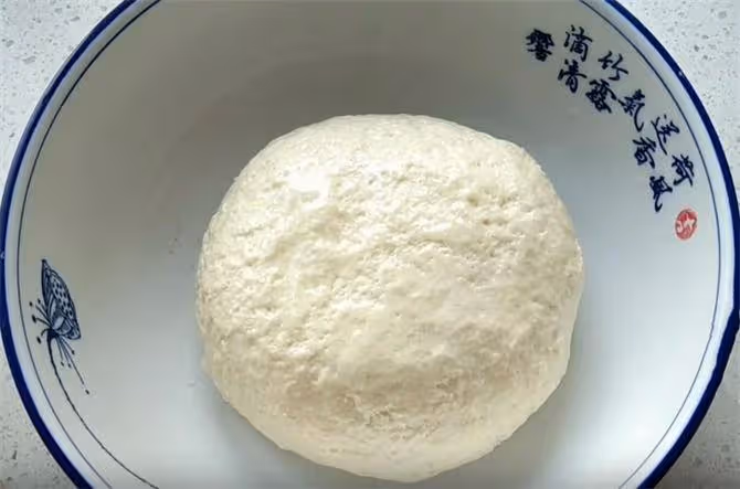 正宗手抓餅做法,和面不用水,一次做12張凍起來,早餐3分鐘搞定